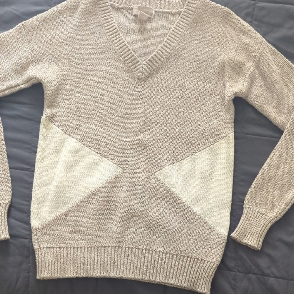 Forever 21 Women's Tan V-Neck Sweater